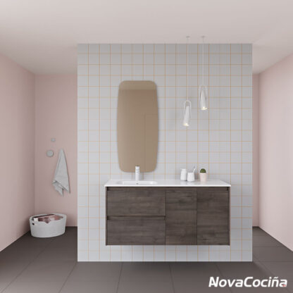 baño con mueble de lavabo madera y espejo vertical